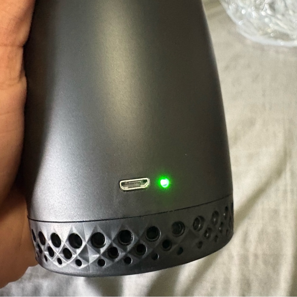 Scentsy Air Go in black 9 pods Included - Picture 3 of 8